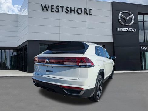 Used 2024 Volkswagen Atlas Cross Sport SE FWD image 3