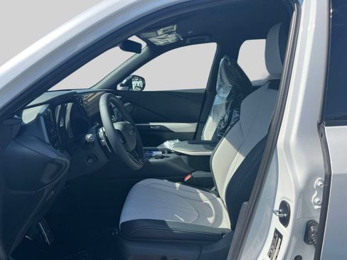 New 2026 Lexus TX 500h AWD image 11