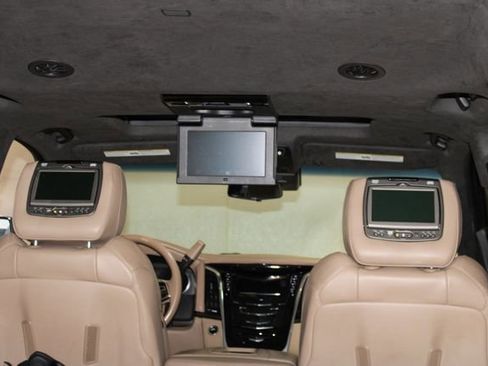 Used 2019 Cadillac Escalade Platinum AWD/4WD image 44