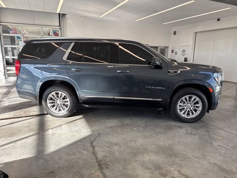 Used 2021 GMC Yukon SLT w/ SLT Premium Package image 2