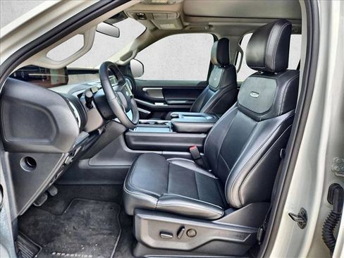 Used 2025 Ford Expedition Max Platinum w/ Driver's Package AWD/4WD image 23