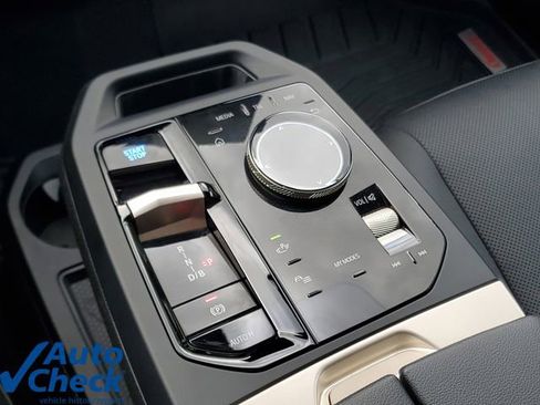Used 2024 BMW iX xDrive50 w/ Convenience Package AWD/4WD image 29
