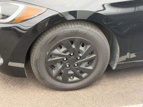 Used 2018 Hyundai Elantra SE image 6