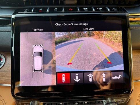 New 2025 Jeep Grand Cherokee Summit image 32