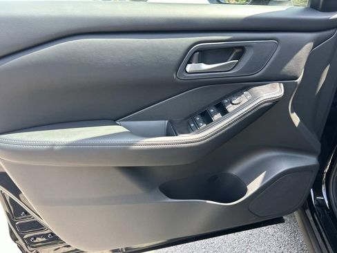 New 2026 Nissan Rogue SV AWD/4WD image 18