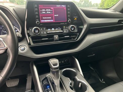 Used 2021 Toyota Highlander XSE AWD/4WD image 17