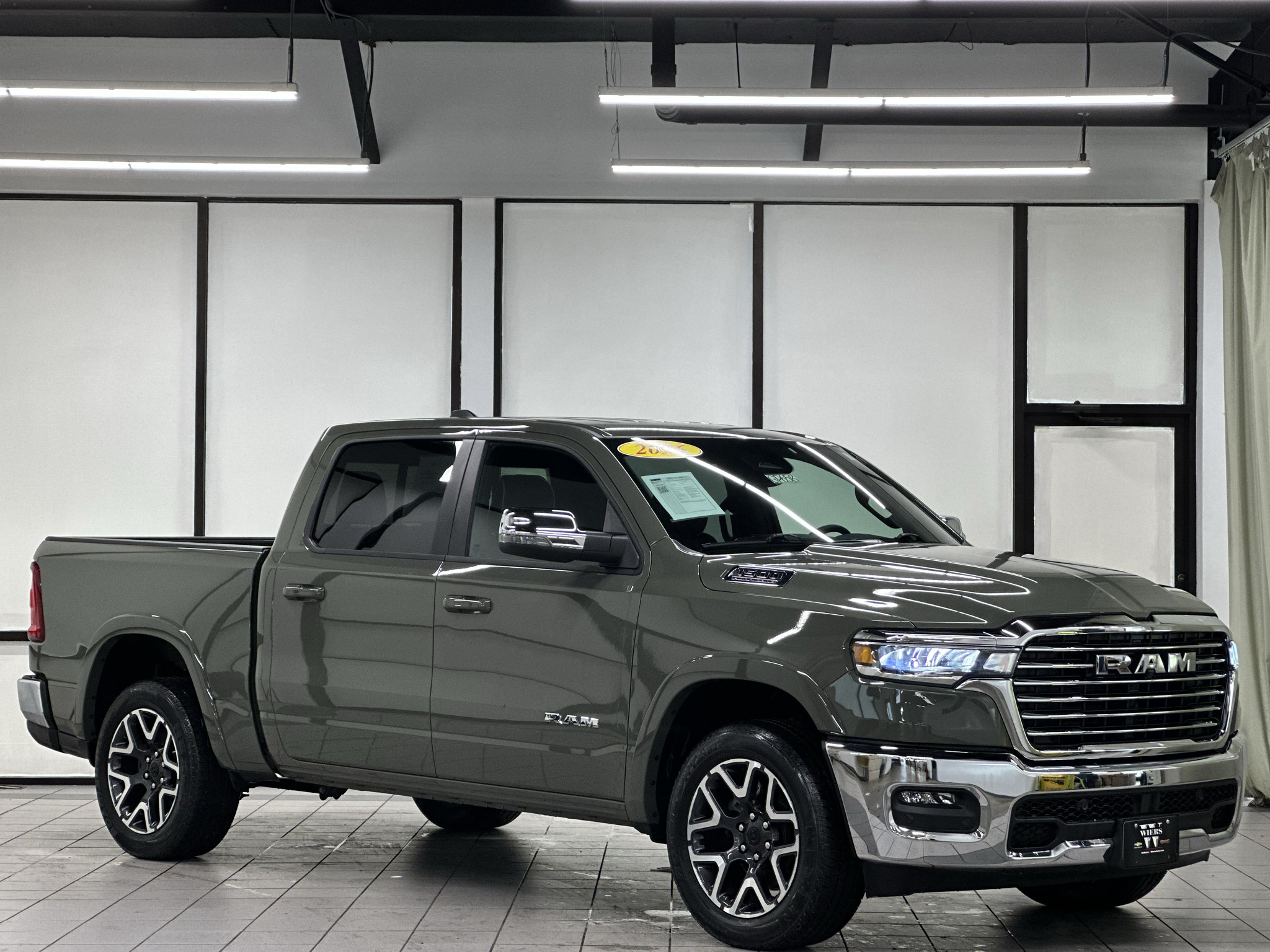 Used 2026 RAM 1500 Laramie AWD/4WD image 1