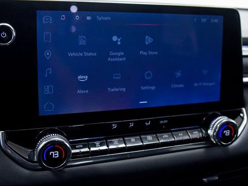 Used 2024 GMC Canyon Elevation image 7