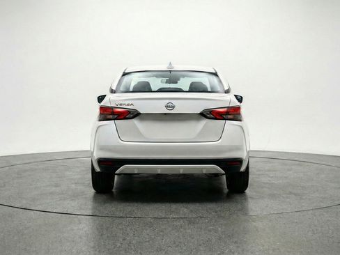 Used 2025 Nissan Versa SV image 7