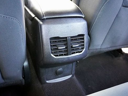 Used 2019 Ford Fusion SE FWD image 22