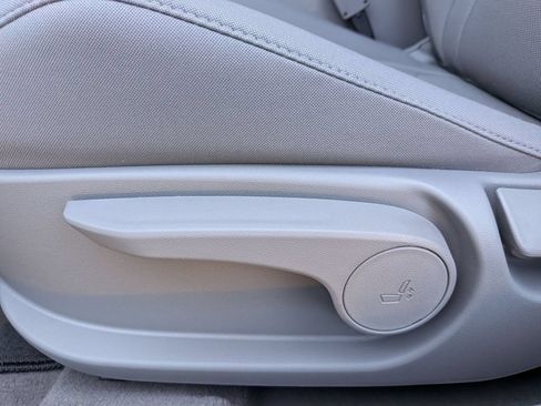 New 2026 Hyundai Elantra SE FWD image 16