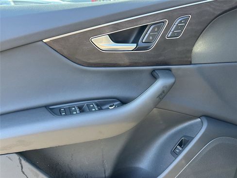 Used 2021 Audi Q7 3.0T Premium w/ Convenience Package image 11