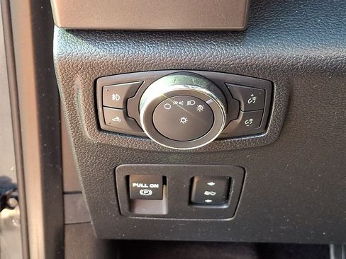 Used 2016 Ford F150 XLT w/ Equipment Group 302A Luxury AWD/4WD image 27