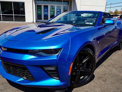 Used 2018 Chevrolet Camaro SS RWD image 3