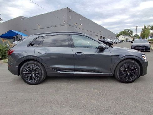 Certified 2024 Audi Q8 e-tron Prestige AWD/4WD image 29