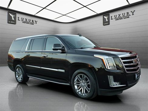 Used 2020 Cadillac Escalade ESV 4WD image 1