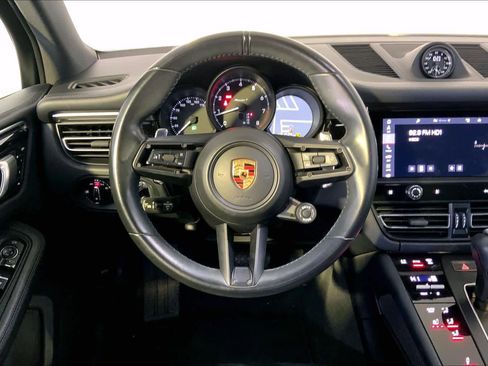 Used 2023 Porsche Macan Turbo image 15