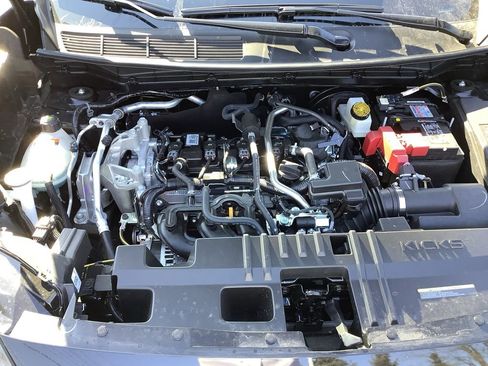 Used 2026 Nissan Kicks SR w/ SR Premium Package image 31