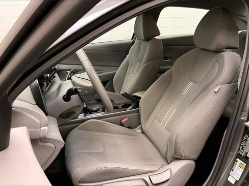 Certified 2025 Hyundai Elantra Sport image 15