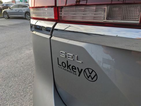 Used 2025 Volkswagen Atlas SEL Premium R-Line image 10