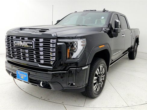 Used 2025 GMC Sierra 2500 Denali Ultimate image 1