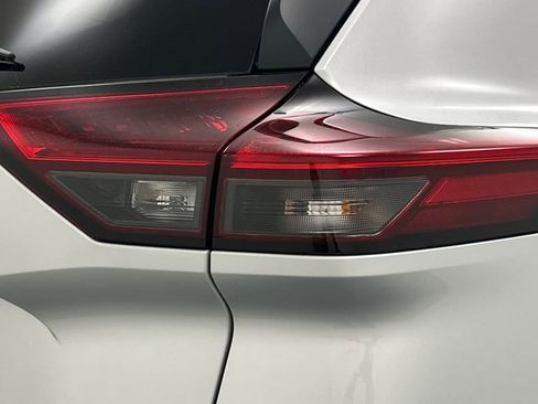 Certified 2023 Nissan Rogue SV w/ SV Premium Package AWD/4WD image 24