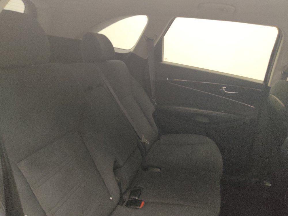Used 2017 Kia Sorento FWD image 19