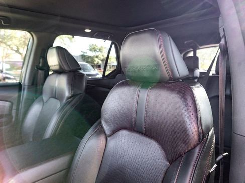 Used 2025 Honda Pilot Black Edition image 13