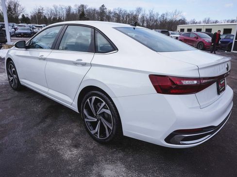 Used 2025 Volkswagen Jetta SEL image 7