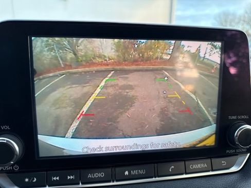 Used 2020 Nissan Sentra SV image 30