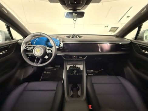New 2025 Porsche Macan 4 Electric image 20