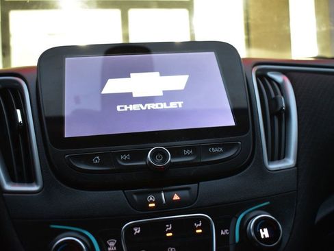 Used 2022 Chevrolet Malibu LT image 36