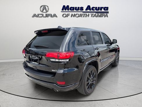 Used 2021 Jeep Grand Cherokee Laredo X RWD image 4