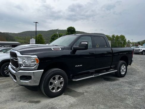 Used 2024 RAM 2500 Big Horn w/ Bed Utility Group AWD/4WD image 3