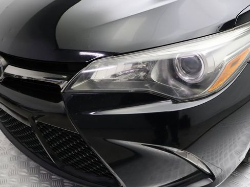 Certified 2017 Toyota Camry SE image 3