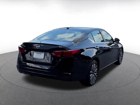 Used 2025 Nissan Altima 2.5 SV FWD image 14