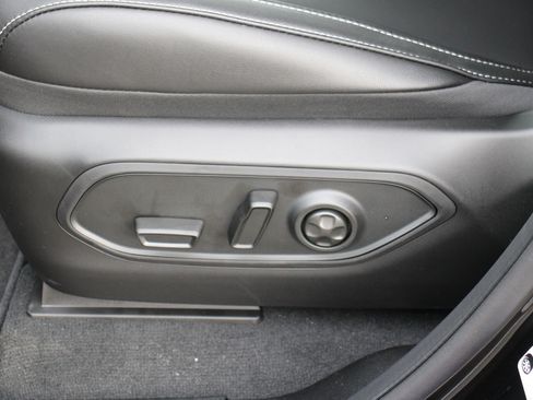 New 2025 Jeep Grand Cherokee L Limited w/ Black Appearance Package image 5