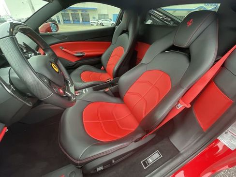 Used 2018 Ferrari 488 GTB RWD image 11