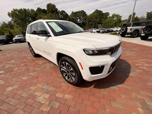 Used 2021 Jeep Grand Cherokee L Overland w/ Luxury Tech Group IV AWD/4WD image 38