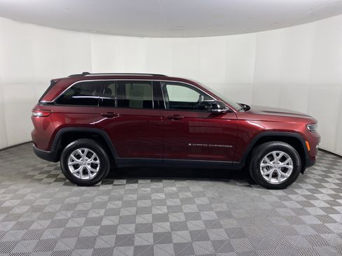 Used 2023 Jeep Grand Cherokee Limited AWD/4WD image 7