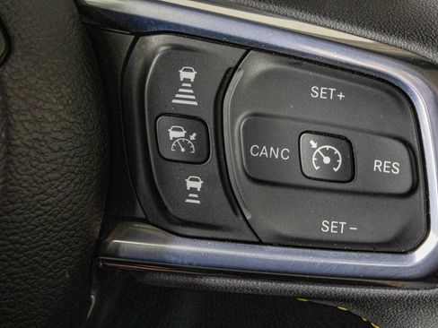 Used 2024 Jeep Wrangler Unlimited Sahara AWD/4WD image 30