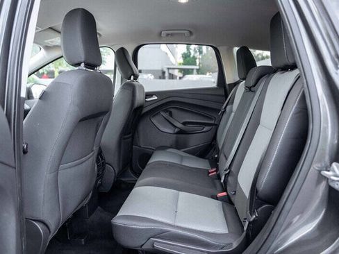 Used 2018 Ford Escape SE image 17