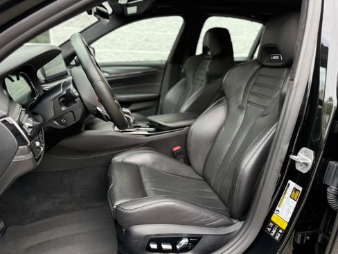 Used 2018 BMW M5 image 13