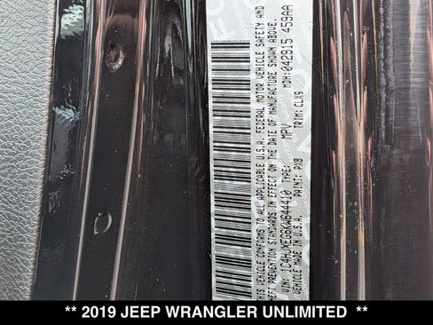Used 2019 Jeep Wrangler Unlimited Sahara AWD/4WD image 29