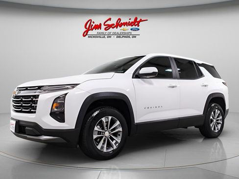 Used 2025 Chevrolet Equinox LT image 3