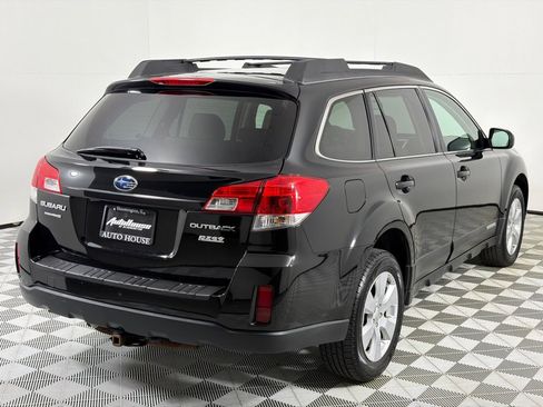 Used 2010 Subaru Outback 2.5i Premium image 5