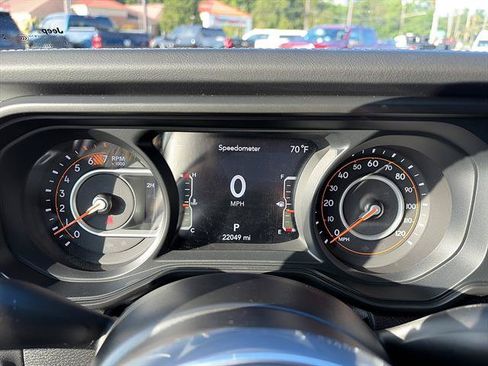 Used 2024 Jeep Wrangler Unlimited Sahara AWD/4WD image 17