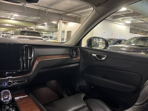 Certified 2024 Volvo XC60 B5 Ultimate w/ Protection Package Premier AWD/4WD image 25
