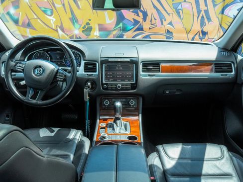 Used 2014 Volkswagen Touareg VR6 AWD/4WD image 39