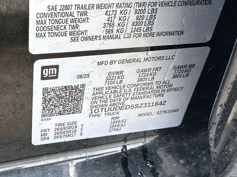 Used 2025 GMC Sierra 1500 SLT AWD/4WD image 31
